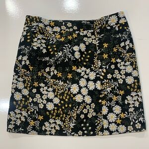 Woman’s Loft Floral Black and White Skirt size 6